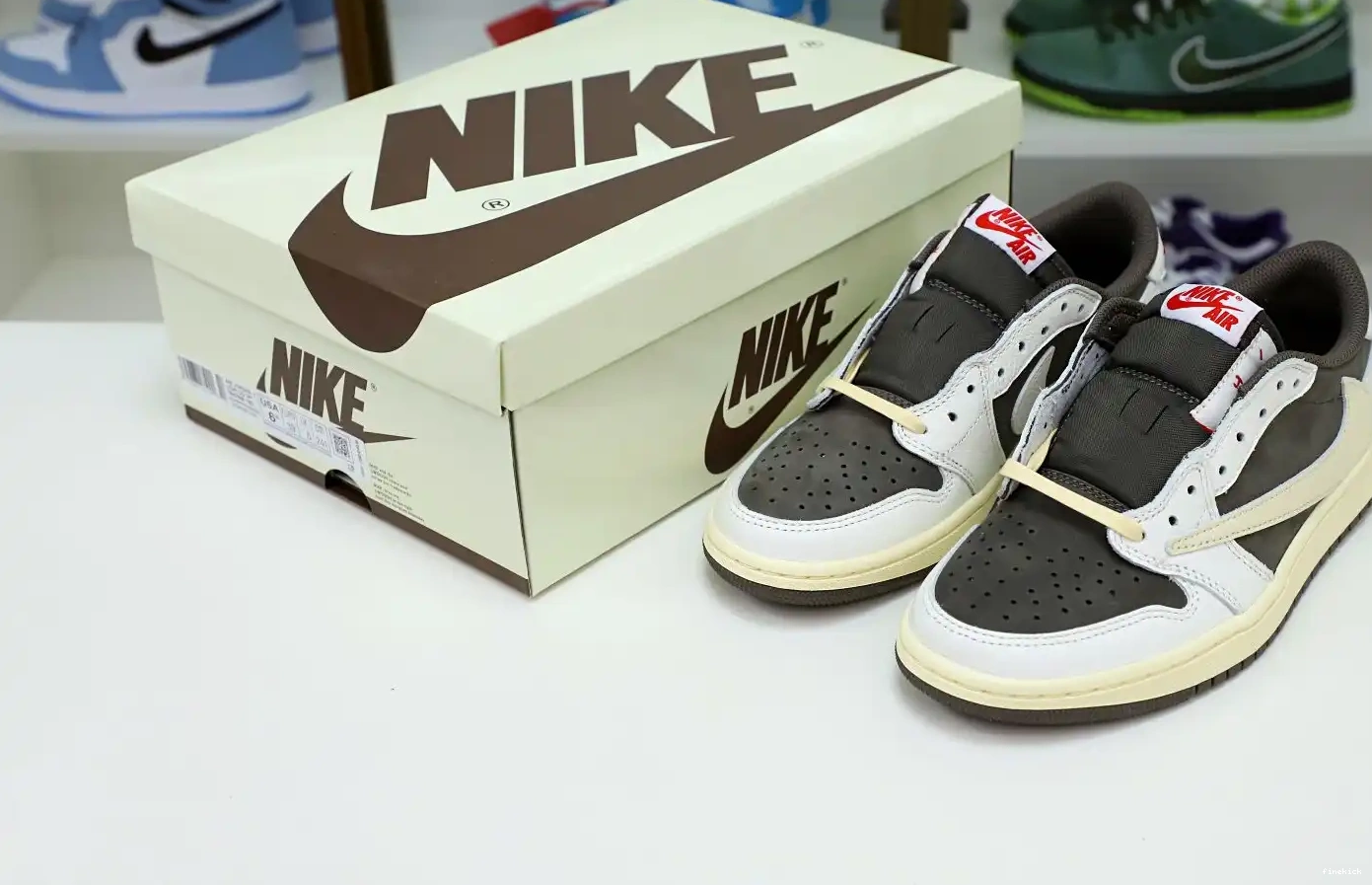 MOCHA X SCOTT 1 JORDAN TRAVIS OG AIR REVERSE LOW 0619